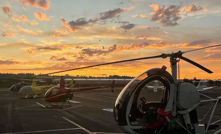 Learn to Fly an R22 Helicopter near Seattle - Image 4