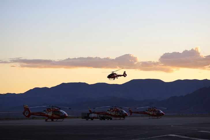 Sunset Helicopter Tour with Canyon Landing & Champagne - Image 2