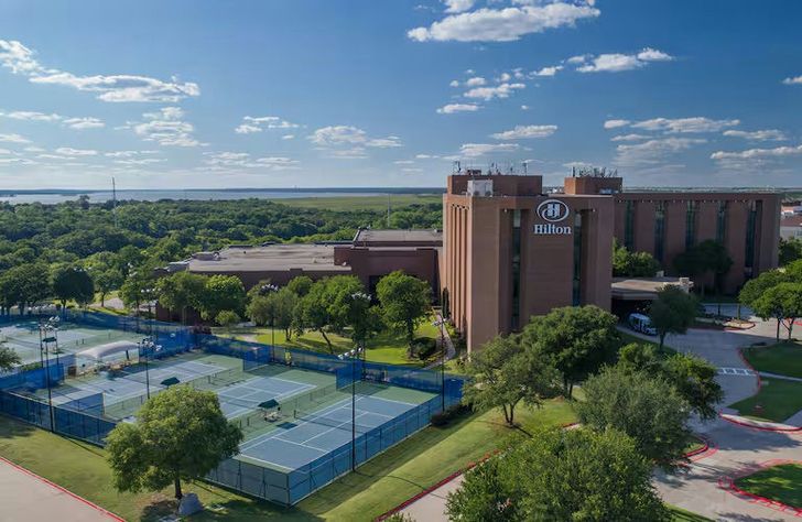 Dallas Dream: One-Night Hotel Experience - Image 9