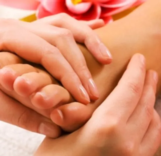 Hot & Cold Contrast Pedicure