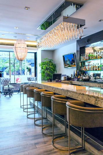 2 Nights in Chicago + Michelin Dining Experience: Getaway & Gourmet Bites - Image 11