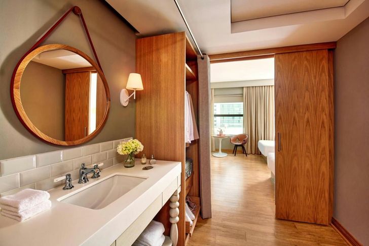 Chicago Charm: 2-Night Hotel Experience - Image 10