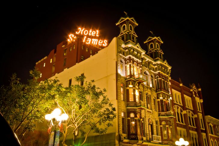 Gaslamp Quarter Brothels, Bites & Booze Tour - Image 4