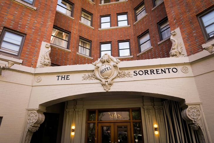 Seattle Serenity: 2-Night Hotel Retreat - Image 8
