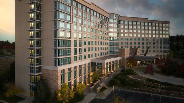 Denver Delight: Exclusive 1-Night Hotel Experience - Image 11