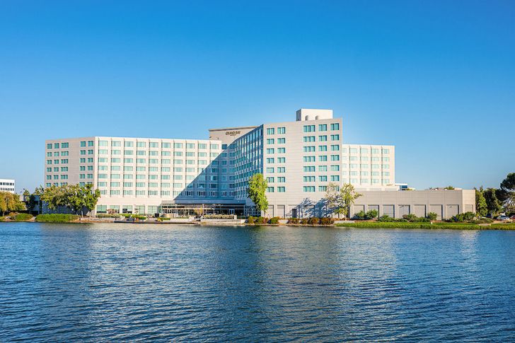 Hotel California: 1-Night Hotel Getaway - Image 9