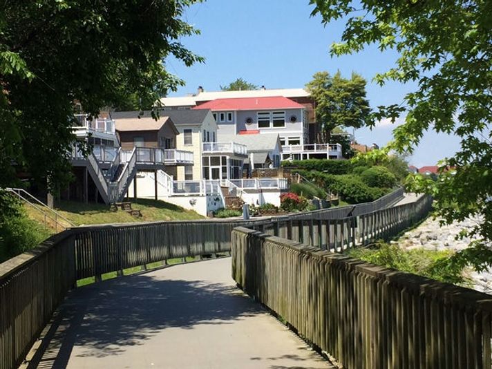 Chesapeake Beach Guided Walking Tour of The Cliffs