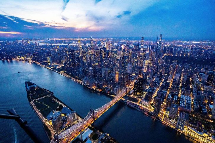 Shared Helicopter Tour of NYC from Westchester - Image 2