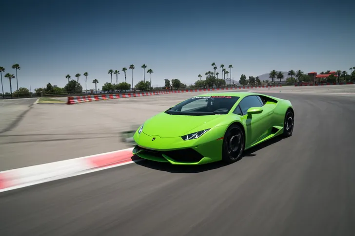 Race a Lamborghini Huracán in Las Vegas