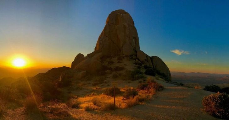 Iconic Tom's Thumb Hiking Adventure in Scottsdale - Image 2