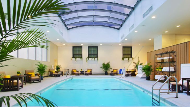 Chicago Charm: 1-Night Hotel Experience - Image 13