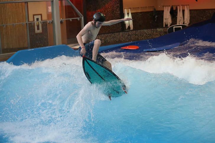 Indoor Surfing - Image 1