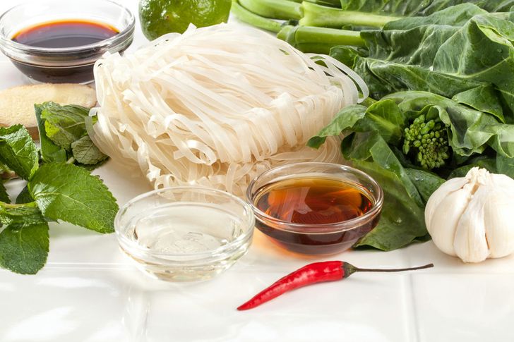 Thailand Pad See Ew & Papaya Salad Cooking Class - Image 2