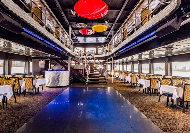 Saturday Signature Dinner Cruise in New York City - Image 2