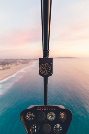 Learn to Fly an R22 Helicopter in Los Angeles - Image 2