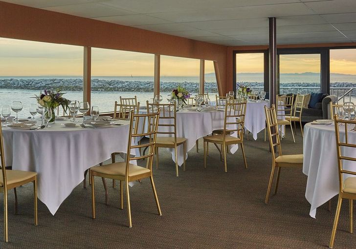 Saturday Premier Dinner Cruise in Newport Beach - Image 3