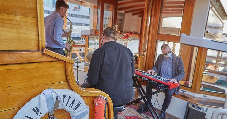 Evening Jazz Cruise Aboard Manhattan - Image 4