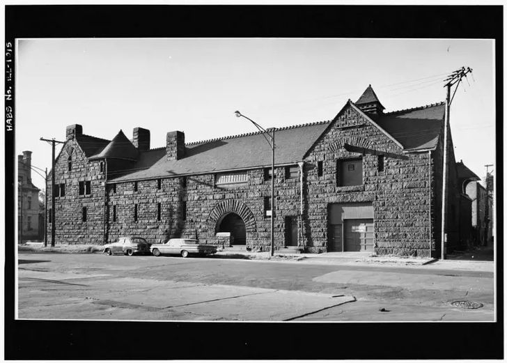 Chicago Haunted History Tour of Prairie Avenue - Image 4