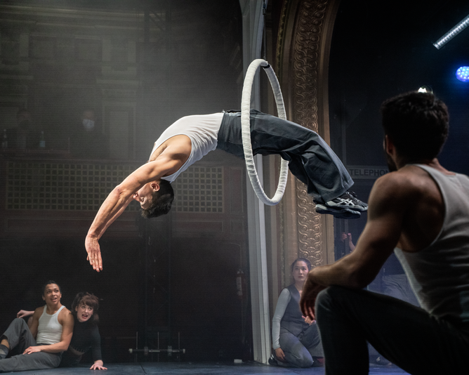Cirque & the City Tour with Tickets to Dear San Francisco Acrobatic Show