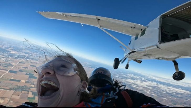 Tandem Skydiving with Photo & Video Package - Image 3