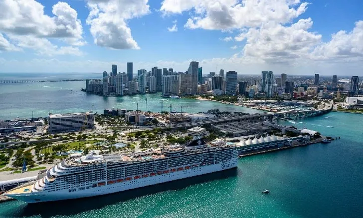 Scenic Helicopter Tour for 2 Over Miami Beach