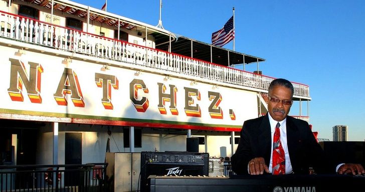 Daytime Sightseeing Jazz Cruise - Image 2