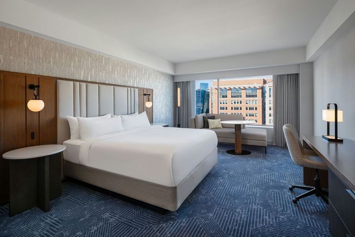 Signature Stay in Boston: 1-Night Hotel Experience - Image 16