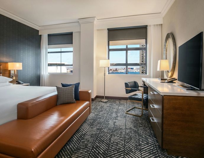 Signature Stay in Boston: 1-Night Hotel Experience - Image 10