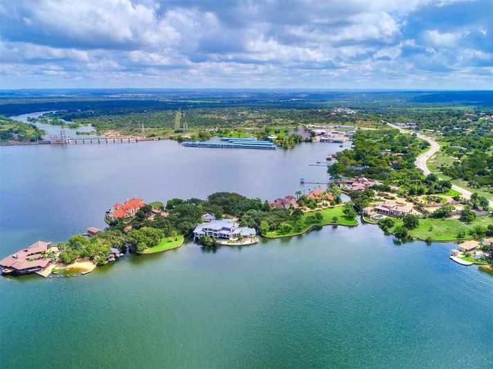 Lakes and Landmarks Plane Flight with Option to Fly - Image 3