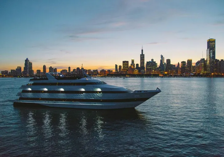 Weekday Premier Dinner Cruise on Lake Michigan