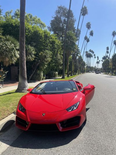Ride or Drive a Lamborghini: 20-Minute Hollywood Boulevard Tour - Image 1