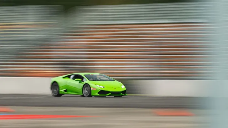 Race a Lamborghini Huracán LP610-4 - Dominion Raceway