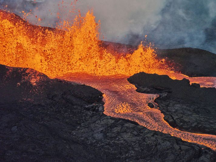 Doors off or on Kilauea Volcano Eruption Helicopter Tour - Image 9