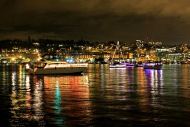 Seattle Parade of Lights Holiday Dinner Cruise - Image 3