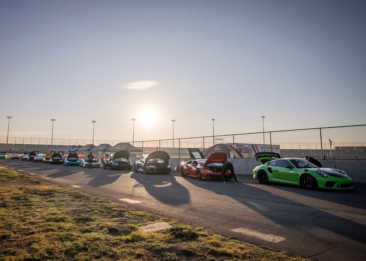 Ultimate Supercar Racing Experience -Thompson Speedway - Image 3