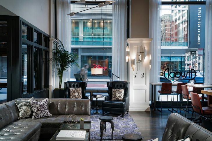 Chicago Charm: 1-Night Hotel Experience - Image 10