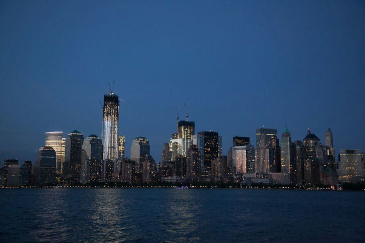 City Lights & Champagne Cocktail Sail - Image 4