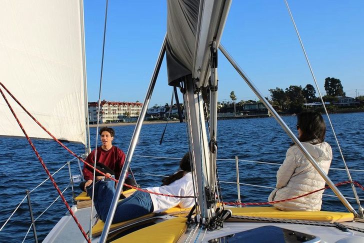 2 Hour Shared Sunset Sail in San Diego on a 35ft Yacht - Image 4