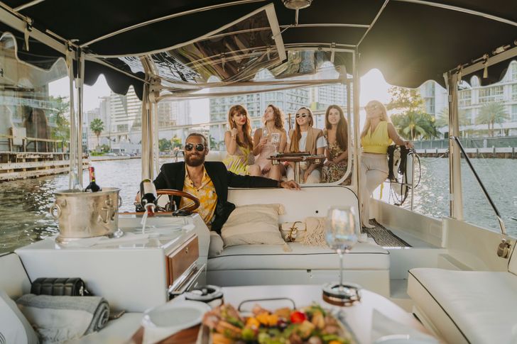 Private E-Boat Cruise with Wine, Charcuterie & Manatee Spotting in Miami - Image 7