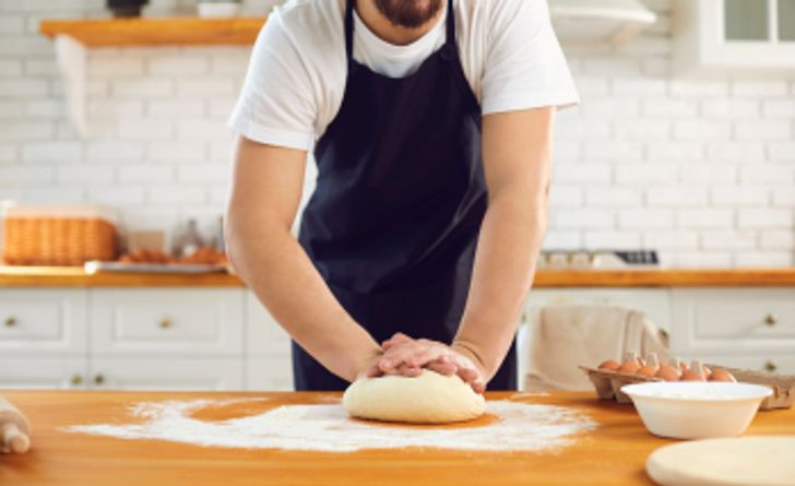 Learn to Bake Fresh Focaccia Bread with Pesto in Manhattan - Image 2
