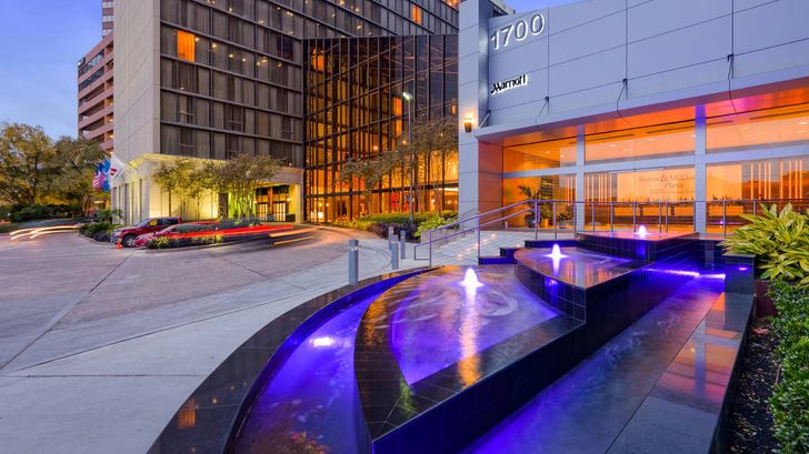 Houston Retreat: 1-Night Hotel Stay - Image 6