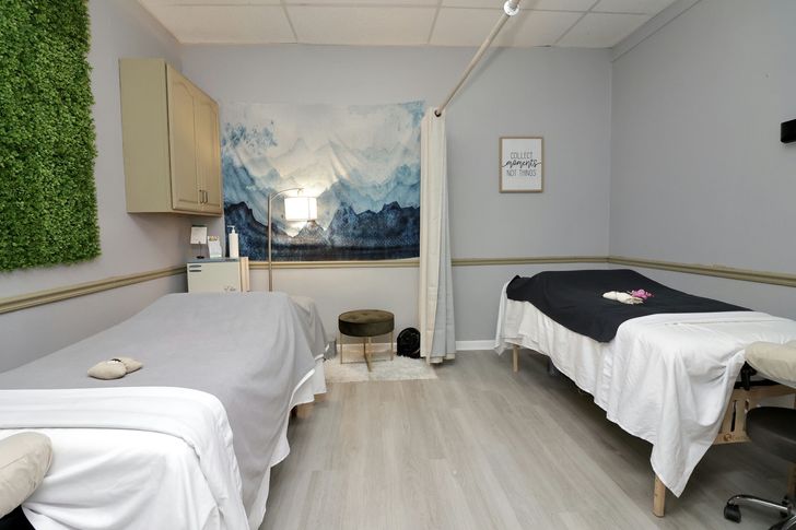 Couples Swedish Massage in Palm Beach - Image 5