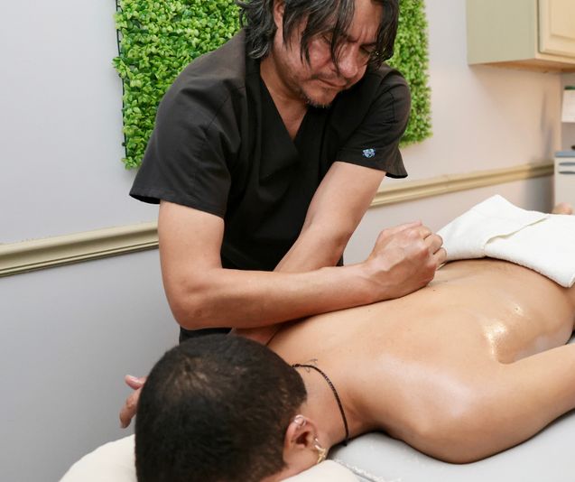 Ocean Waves Lomi Lomi Couples Massage in Palm Beach - Image 5