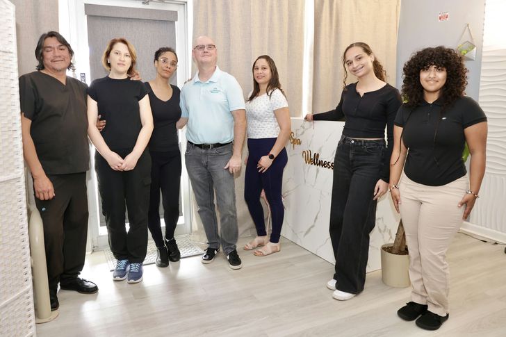 Couples Therapeutic Massage in Palm Beach - Image 2