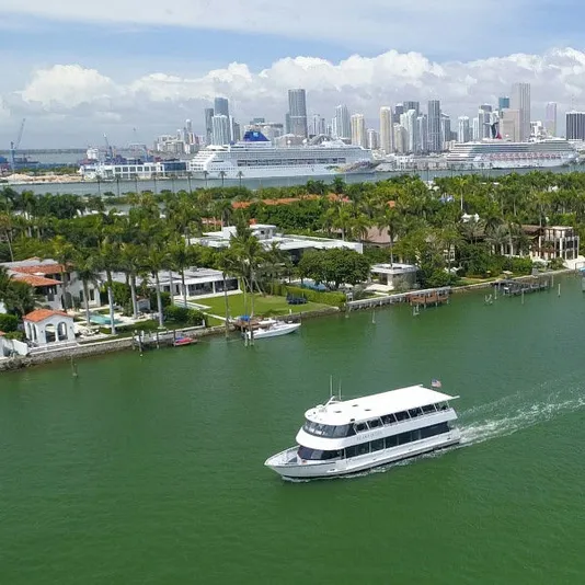 Miami Millionaire's Row Cruise and Bike Rental