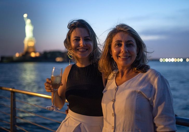 Romantic New York City Signature Dinner Cruise - Image 5