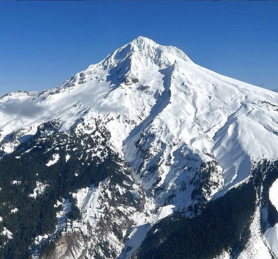 Private Plane Tour of Iconic Mountains - Image 2