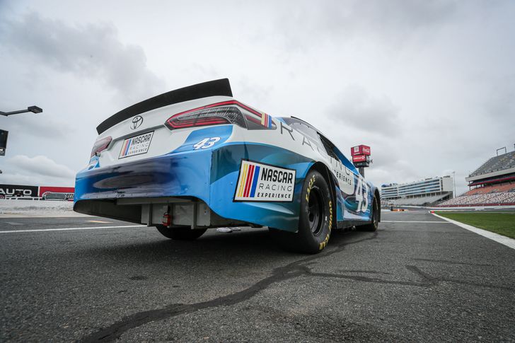 NASCAR Racing Experience - Image 4
