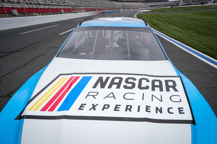 NASCAR Racing Experience - Image 5