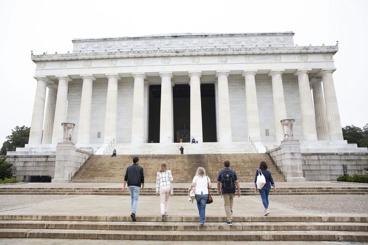 National Mall Fully Guided Tour with Washington Monument Tickets - Image 5